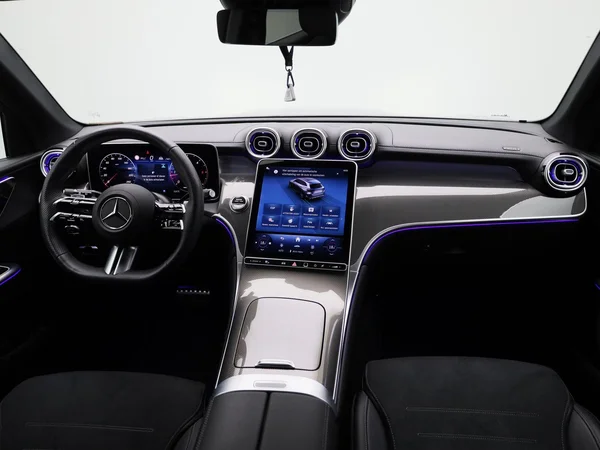 Mercedes-Benz GLC (2025) — foto 32 van 43