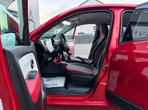 Renault Twingo (2015) — foto 16 van 18