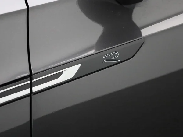 Volkswagen Arteon (2023) — foto 8 van 49