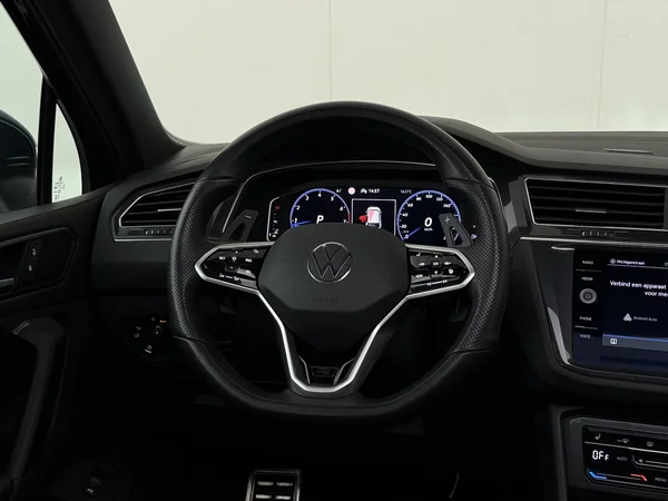 VOLKSWAGEN Tiguan (2023) — foto 14 van 33