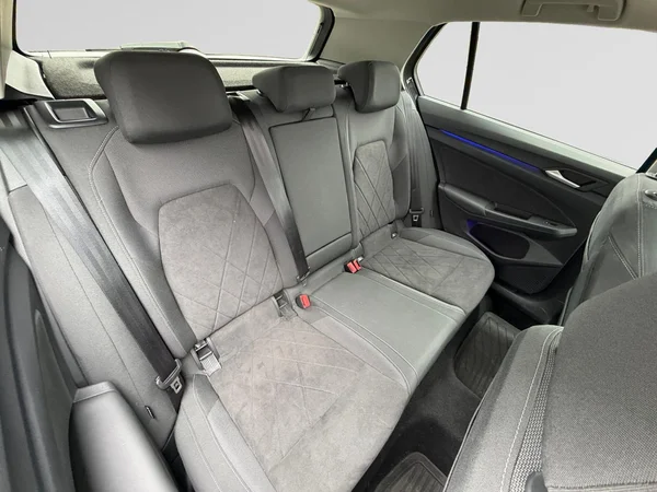 VOLKSWAGEN Golf VIII (2024) — foto 11 van 24