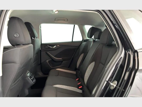 Skoda Kamiq (2025) — foto 5 van 24