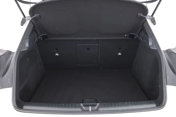 Mercedes-Benz GLA-Klasse (2017) — foto 8 van 16