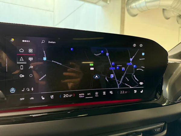 AUDI A6 Avant e-hybrid (PHEV) (2025) — foto 6 van 20