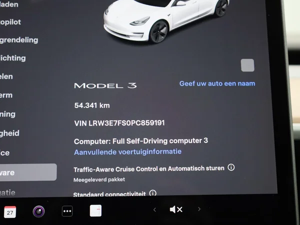 Tesla Model 3 (2023) — foto 15 van 44
