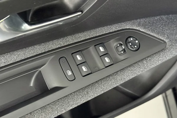 Peugeot 3008 (2019) — foto 25 van 25