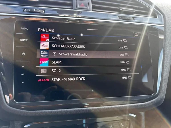 VOLKSWAGEN Tiguan (2021) — foto 19 van 33