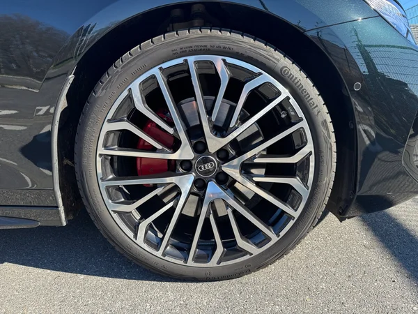 AUDI A6 Avant e-hybrid (PHEV) (2025) — foto 11 van 24