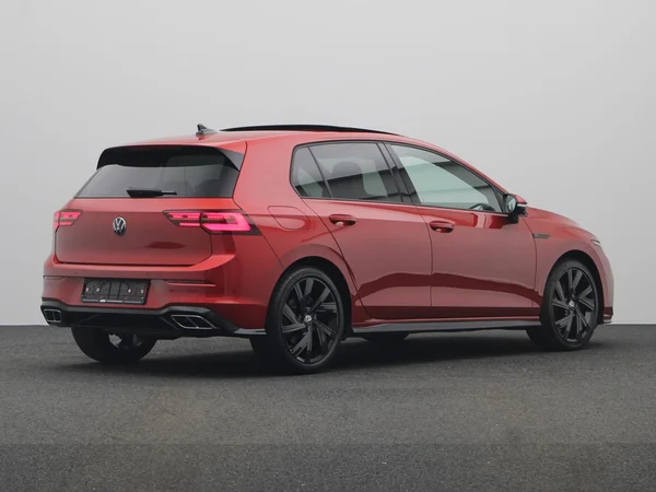 VOLKSWAGEN Golf VIII (2024) — foto 12 van 23