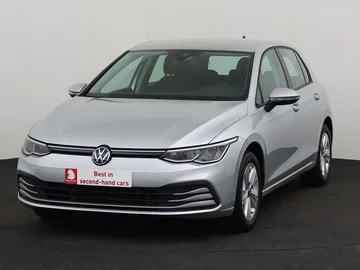 VOLKSWAGEN Golf (2024)