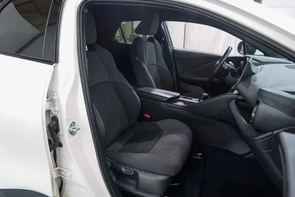 Toyota C-HR Hybrid (HEV) (2024) — foto 7 van 44