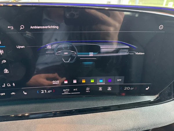 AUDI Q6 Sportback e-tron (2026) — foto 13 van 23