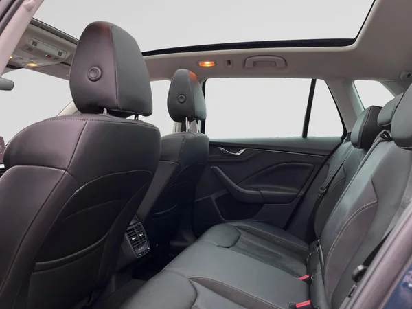 SKODA Kamiq (2021) — foto 3 van 16