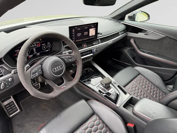AUDI RS4 Avant (2021) — foto 30 van 30