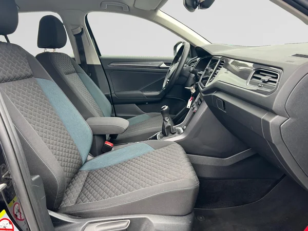 VOLKSWAGEN T-Roc (2019) — foto 14 van 18