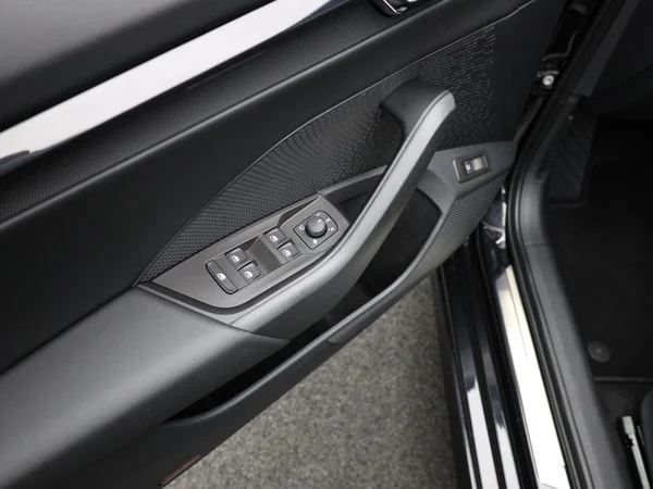 SKODA Octavia Combi PHEV (2024) — foto 10 van 20