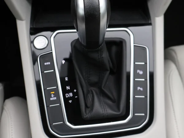 VOLKSWAGEN Passat Variant GTE (2023) — foto 20 van 29