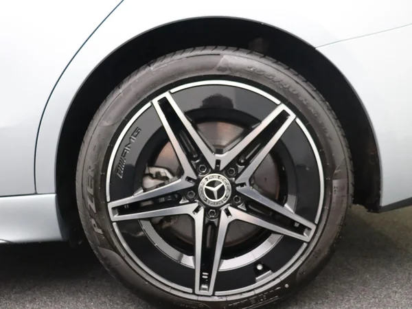 Mercedes-Benz C-Klasse (2025) — foto 24 van 25