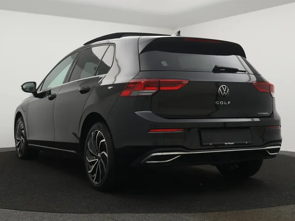 VOLKSWAGEN Golf VIII eHybrid (PHEV) (2024) — foto 16 van 23
