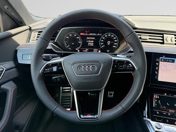AUDI Q8 e-tron Sportback (2025) — foto 4 van 26