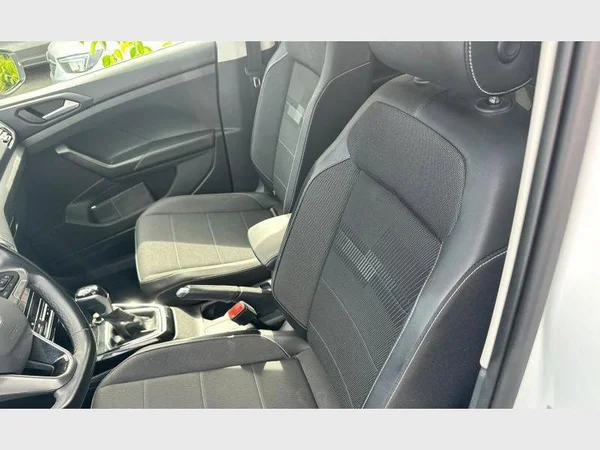 Volkswagen T-Cross (2023) — foto 9 van 26