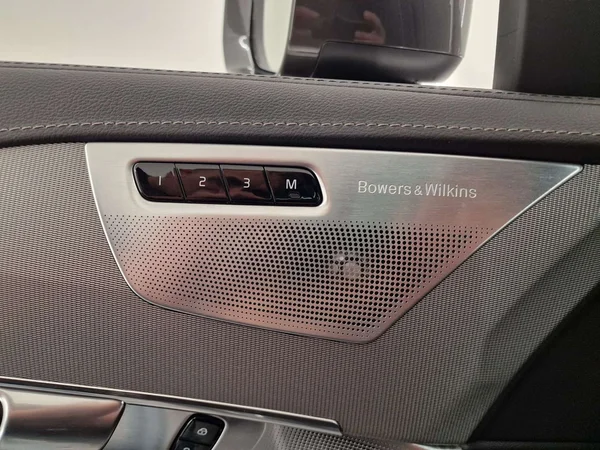 Volvo XC90 (2023) — foto 2 van 20
