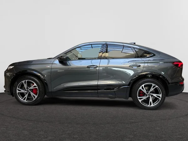 AUDI Q6 Sportback e-tron (2026) — foto 18 van 20