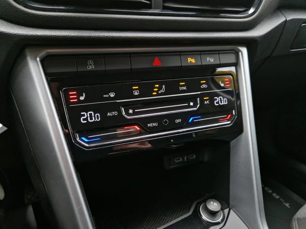 VOLKSWAGEN T-Roc (2023) — foto 16 van 27