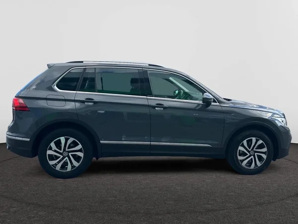 VOLKSWAGEN Tiguan (2022) — foto 3 van 21