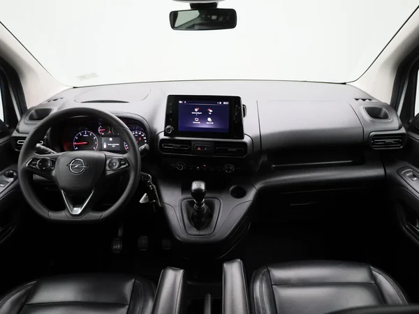 Opel Combo Life (2023) — foto 22 van 35