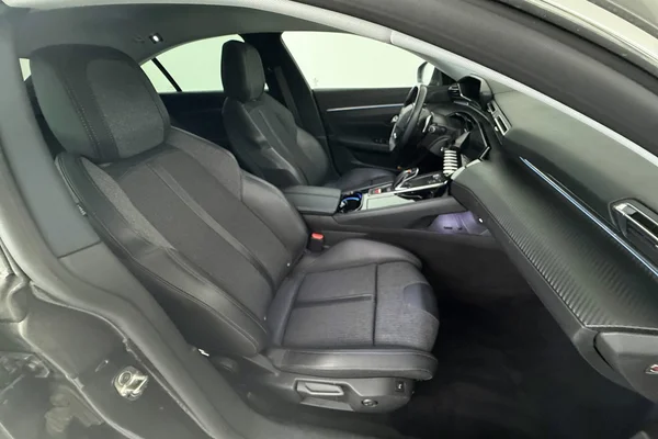 Peugeot 508 PHEV (2021) — foto 11 van 32