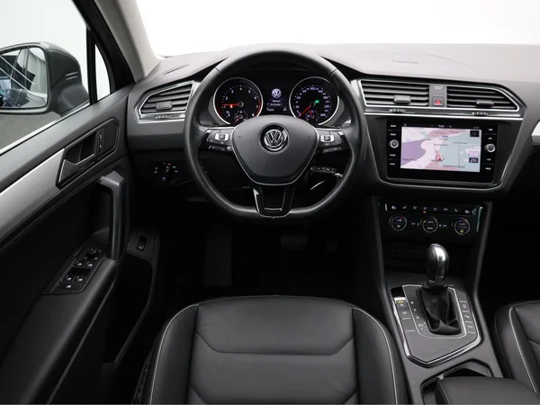 VOLKSWAGEN Tiguan (2019) — foto 5 van 21