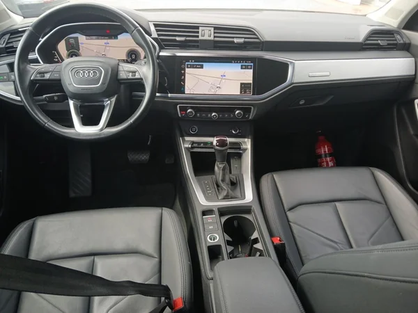 AUDI Q3 Sportback PHEV (2023) — foto 10 van 21