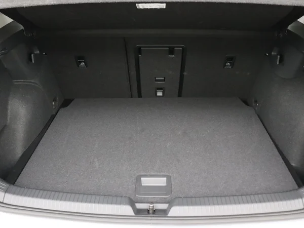 VOLKSWAGEN Golf (2024) — foto 8 van 28