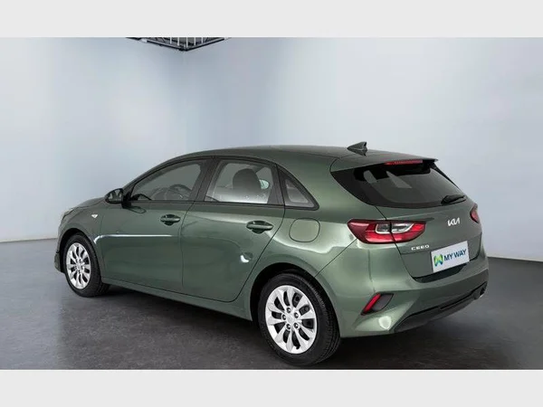 Kia CEED (2023) — foto 12 van 15
