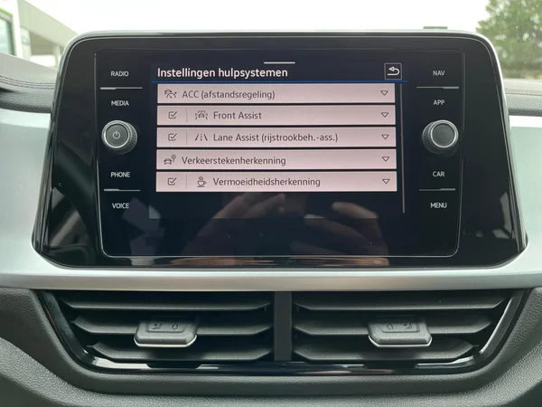 VOLKSWAGEN T-Roc (2023) — foto 5 van 21