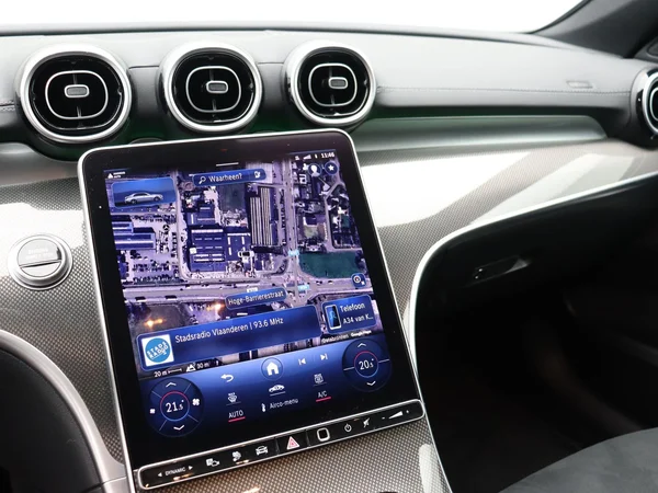 Mercedes-Benz C-Klasse (2025) — foto 3 van 21