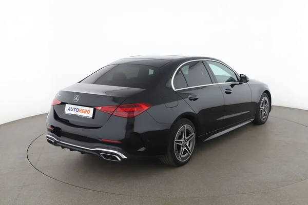 Mercedes-Benz C-Klasse (2024) — foto 12 van 16
