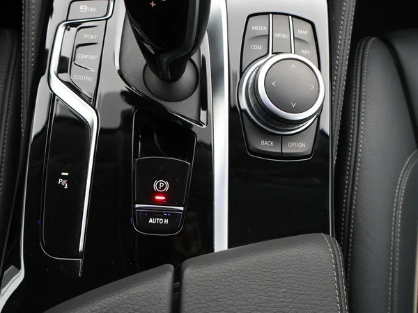 BMW 5 Reeks (2020) — foto 10 van 28