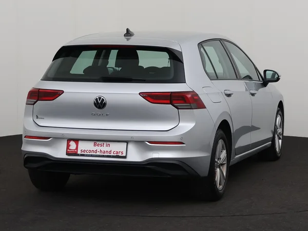 VOLKSWAGEN Golf (2020) — foto 22 van 28