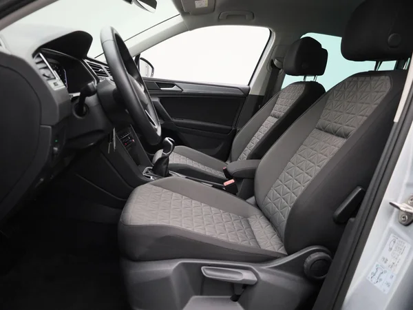 Volkswagen Tiguan (2023) — foto 6 van 43