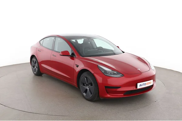Tesla Model (2021) — foto 14 van 16