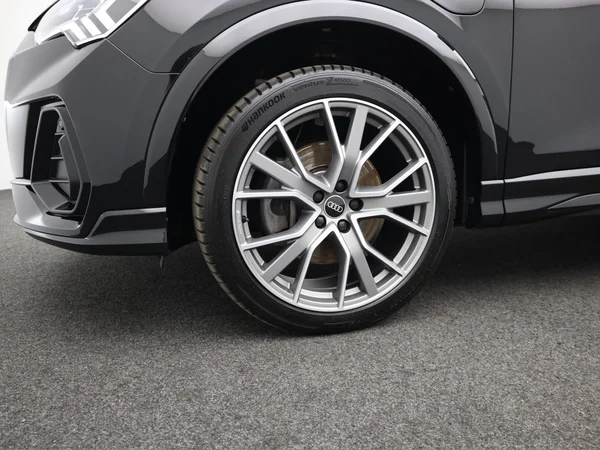 AUDI Q3 PHEV (2023) — foto 4 van 25