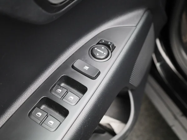 Kia Stonic (2023) — foto 21 van 38