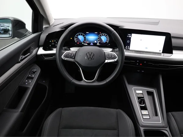 VOLKSWAGEN Golf VIII SW (2024) — foto 5 van 20