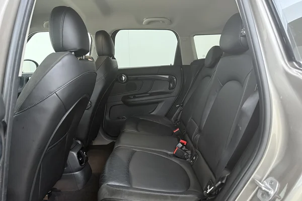 Mini Mini Countryman PHEV (F60) (2017) — foto 17 van 18