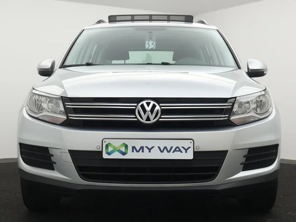 VOLKSWAGEN Tiguan (2016) — foto 18 van 25