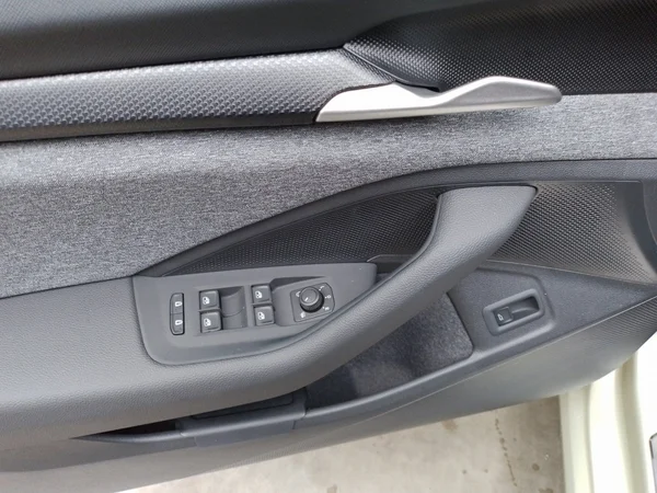 SKODA Superb Combi (2024) — foto 5 van 15
