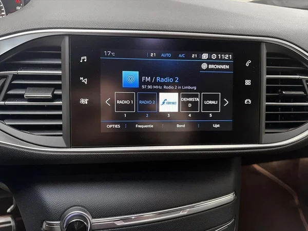 Peugeot 308 (2020) — foto 4 van 21