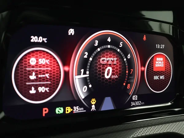 Volkswagen Golf (2024) — foto 9 van 25